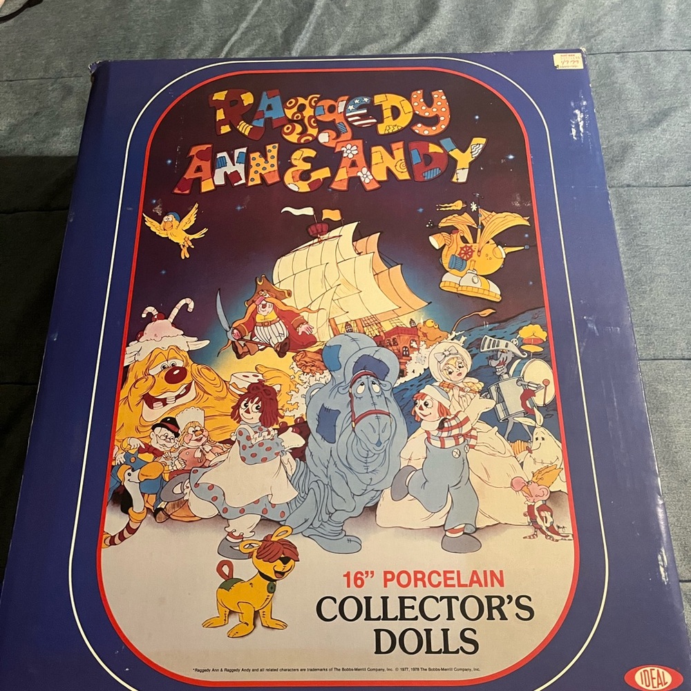 Raggedy Ann & Andy Collector's Dolls - Blue Box